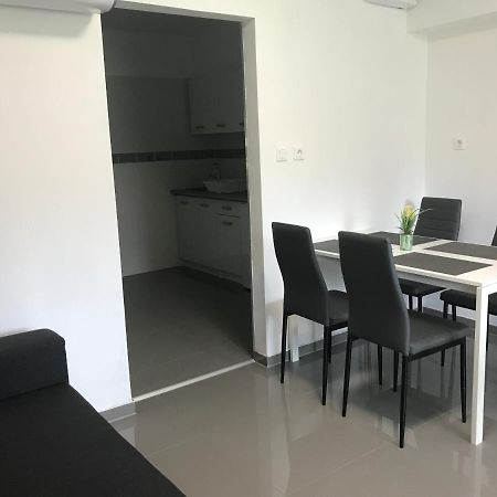 Tisza Gyongye Apartmanhaz Lägenhet Szeged Exteriör bild