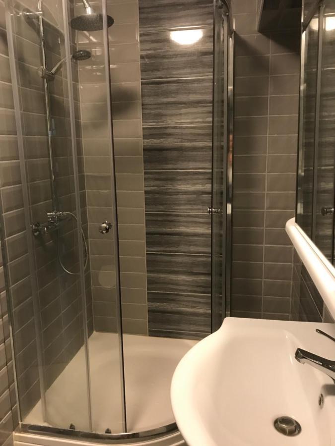 Tisza Gyongye Apartmanhaz Lägenhet Szeged Exteriör bild