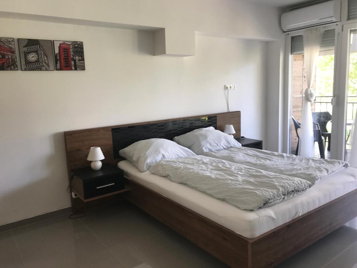 Tisza Gyongye Apartmanhaz Lägenhet Szeged Exteriör bild