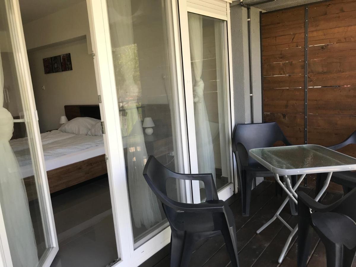 Tisza Gyongye Apartmanhaz Lägenhet Szeged Exteriör bild
