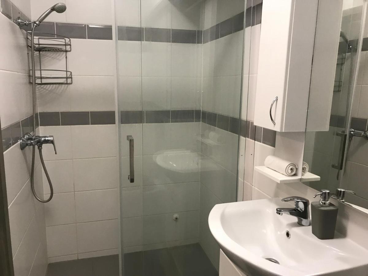 Tisza Gyongye Apartmanhaz Lägenhet Szeged Exteriör bild
