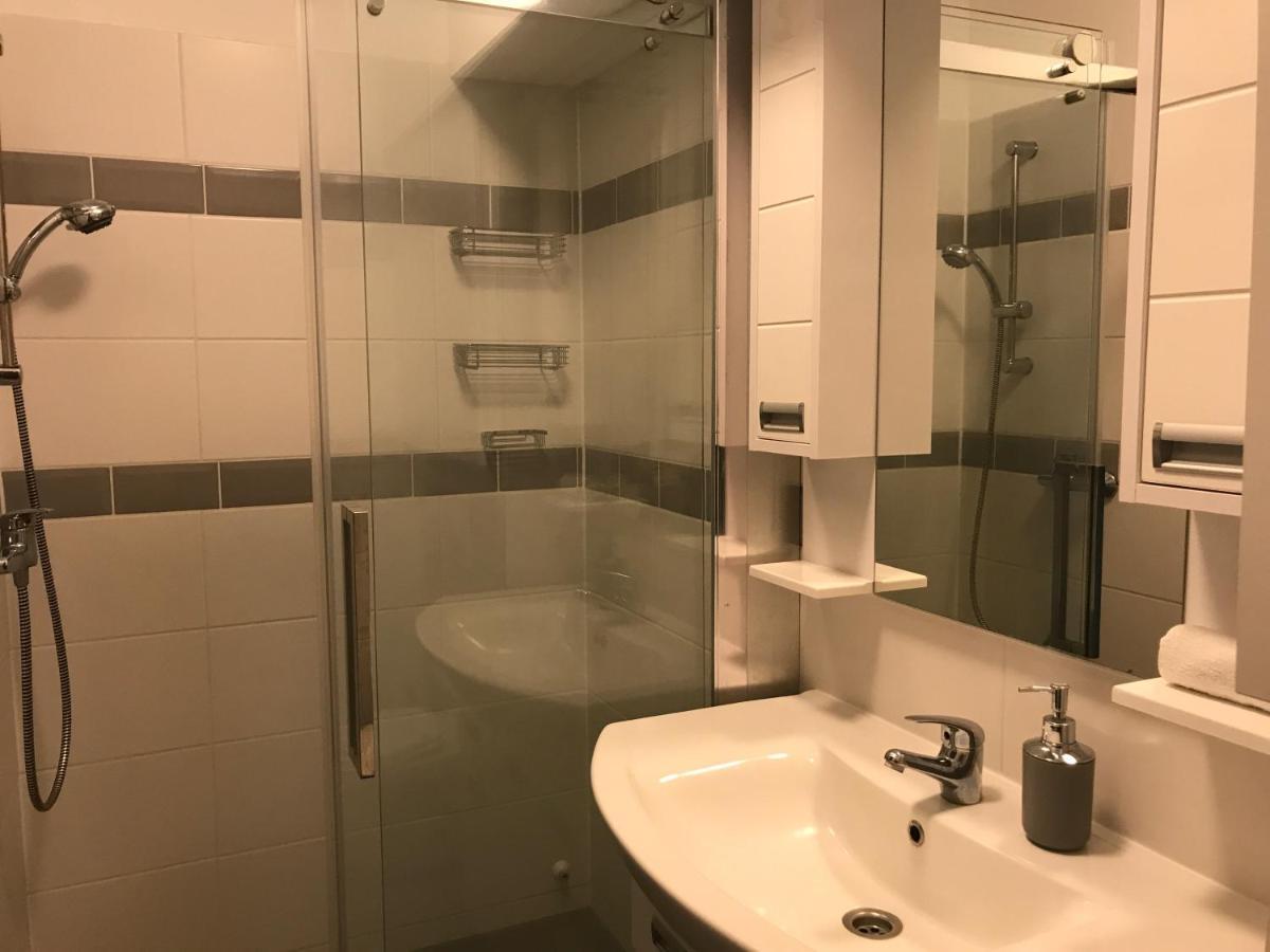 Tisza Gyongye Apartmanhaz Lägenhet Szeged Exteriör bild