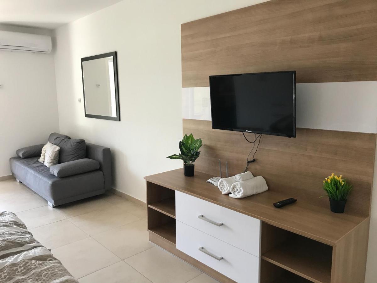Tisza Gyongye Apartmanhaz Lägenhet Szeged Exteriör bild