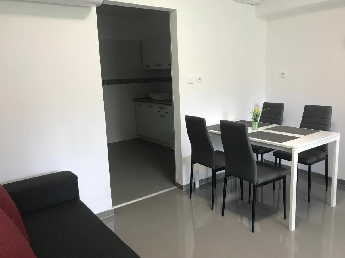 Tisza Gyongye Apartmanhaz Lägenhet Szeged Exteriör bild