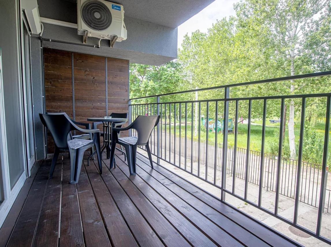Tisza Gyongye Apartmanhaz Lägenhet Szeged Exteriör bild