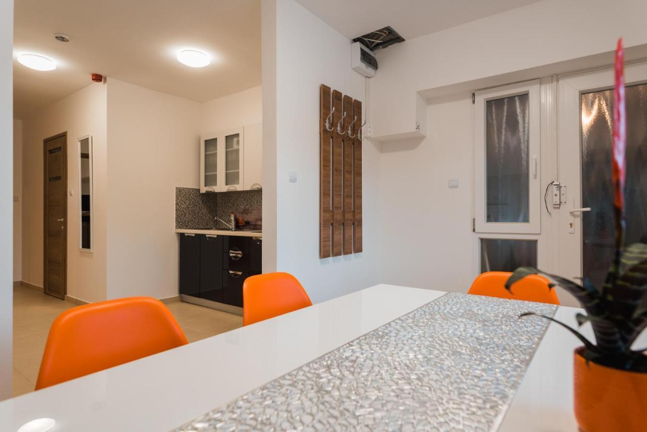 Tisza Gyongye Apartmanhaz Lägenhet Szeged Exteriör bild